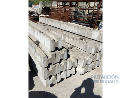 424 betonovy plotovy stpik na vkladanie 2900x220x180